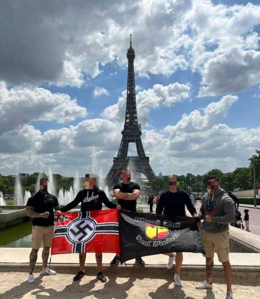 File:Ultras Sur Paris.jpg