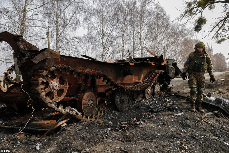 File:56110987-10679301-Russia s war effort is grinding to a halt because much of the mi-a-25 1648930630563.png